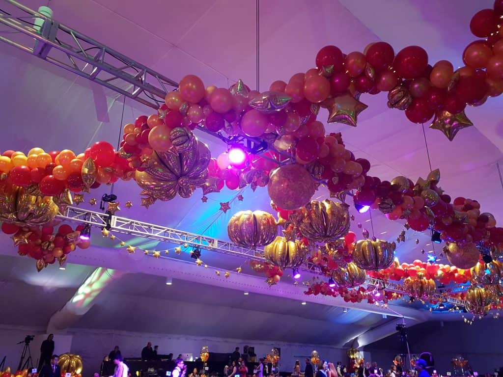 20180317 190620 1024x768 - Organic ballondecoratie van allerlei maten ballonnen