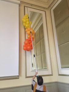 img 20181122 wa00002133600559845941331 225x300 - Hoe verlopen de voorbereidingen van definitieve ballonopdracht bij De Decoratieballon