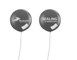 ballonen logo score communications klant tachosil beurs 300x236 - Opvallende ballonnen tijdens beurs